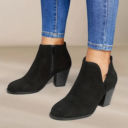 ALEXEโข WOMEN'S CHUNKY HEEL ANKLE BOOTS