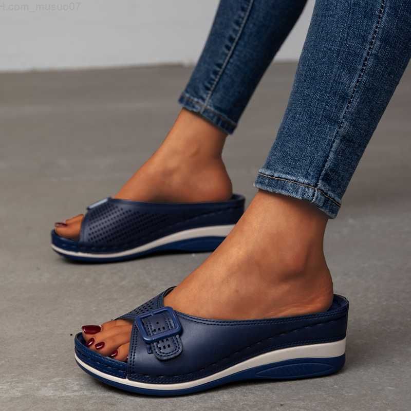 PASSAGE WEST™ WOMEN'S LEATHER SOFT FOOTBED ARCH-SUPPORT SANDALS