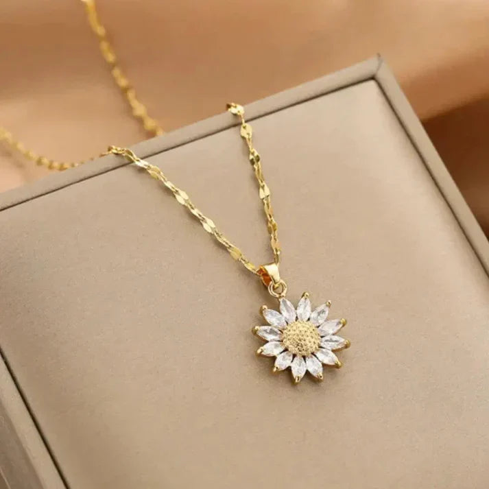 GOLDEN BLOOM CRYSTAL NECKLACE