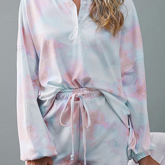 EVERLY™ WOMEN'S 2-PIECE PYJAMA SET: TIE-DYE LONG SLEEVE TOP AND SHORTS
