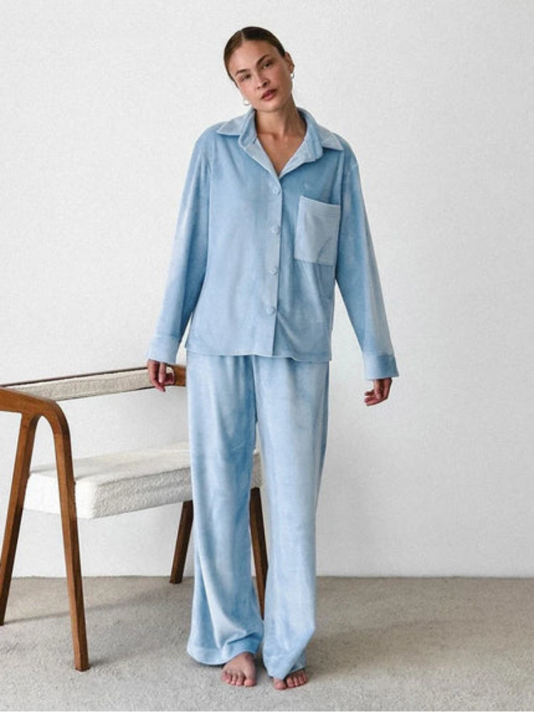 ARIAS™ WOMEN'S 2-PIECE PYJAMA SET: BUTTON-UP SHIRT AND TROUSERS
