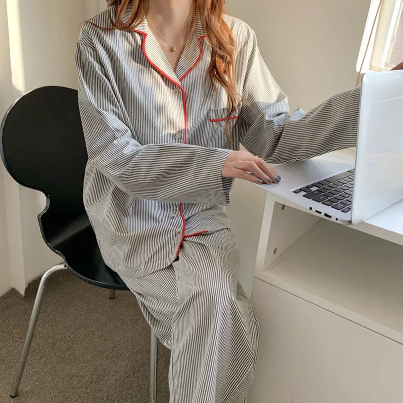 BRIELLES™ WOMEN'S 2-PIECE PYJAMA SET: STRIPED BUTTON-UP SHIRT AND TROUSERS